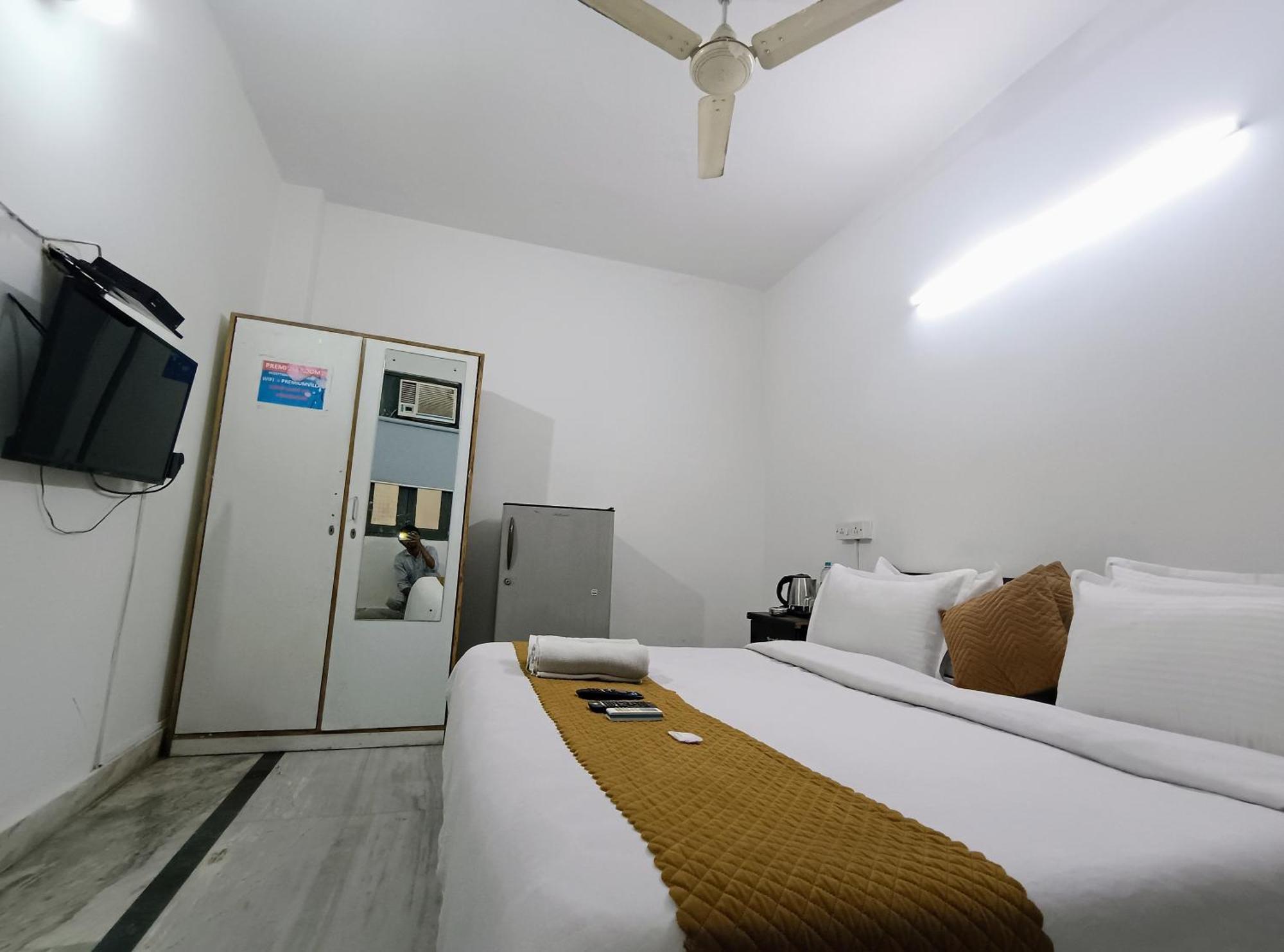 Hotel Hauz Khas Fort View Nova Deli Exterior foto