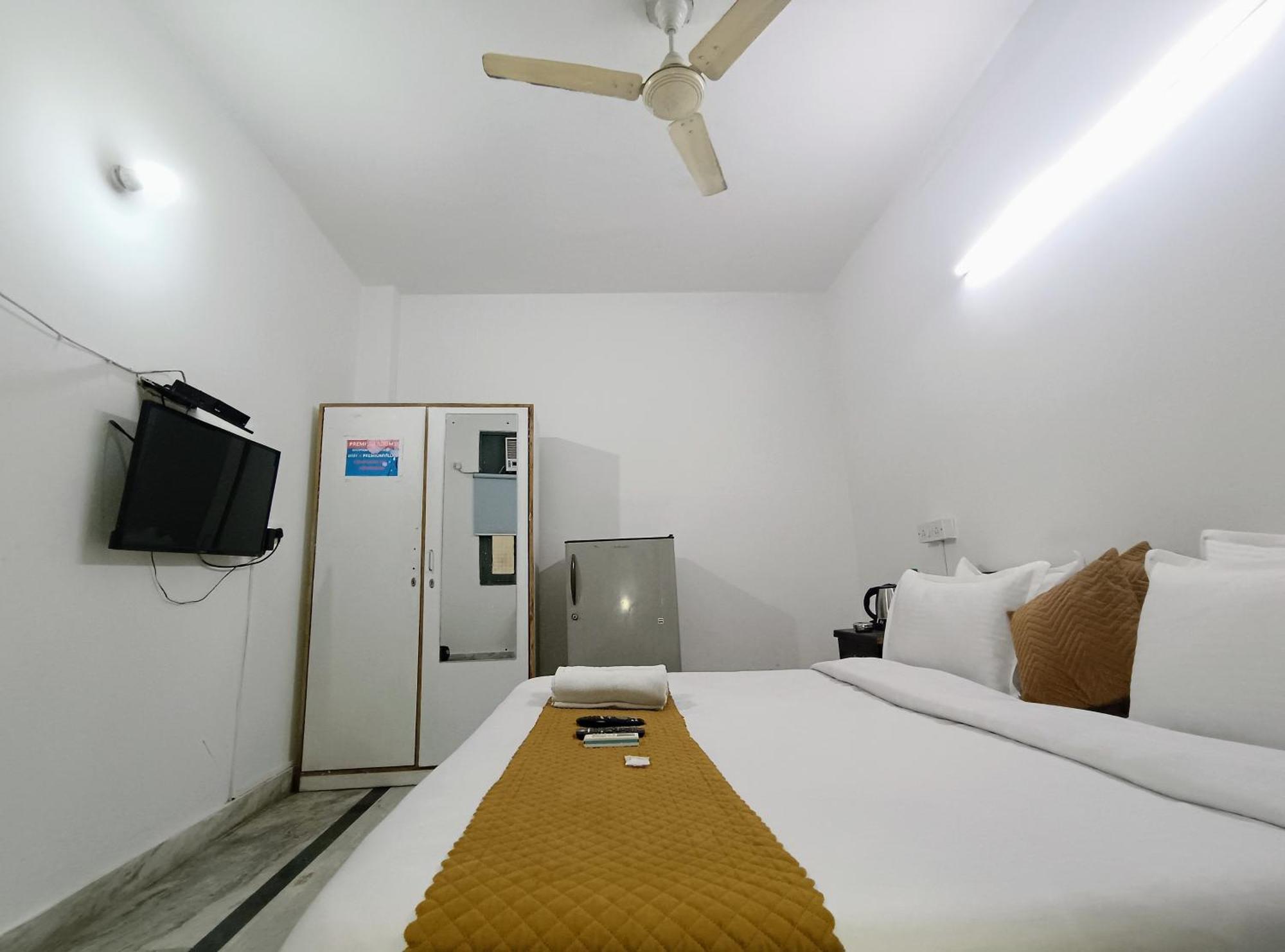 Hotel Hauz Khas Fort View Nova Deli Exterior foto