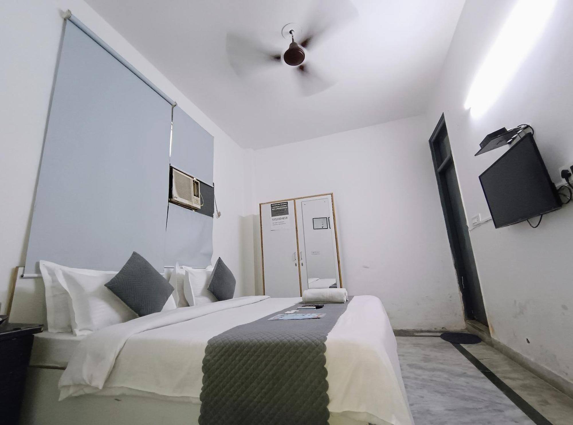 Hotel Hauz Khas Fort View Nova Deli Exterior foto