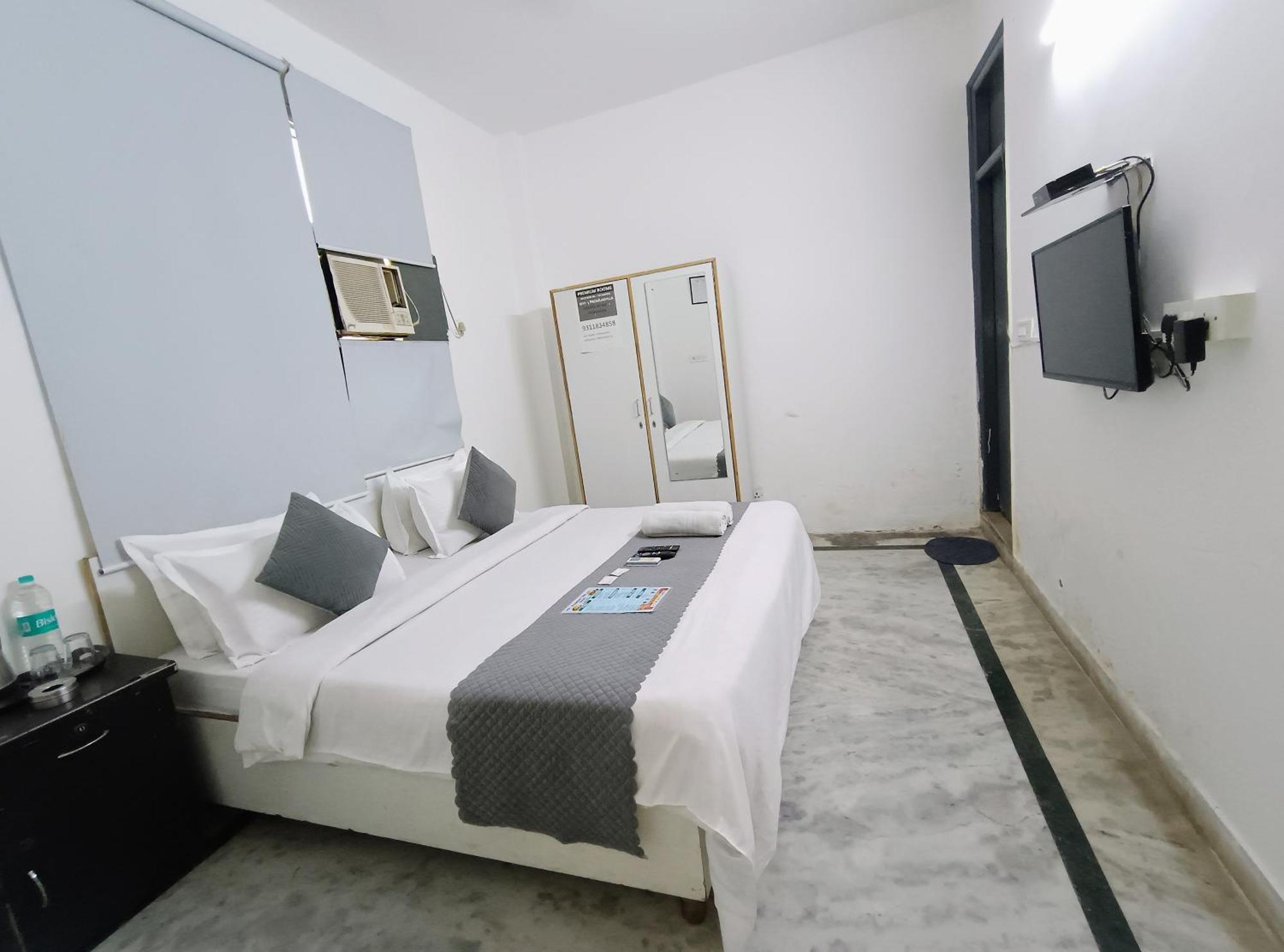 Hotel Hauz Khas Fort View Nova Deli Exterior foto