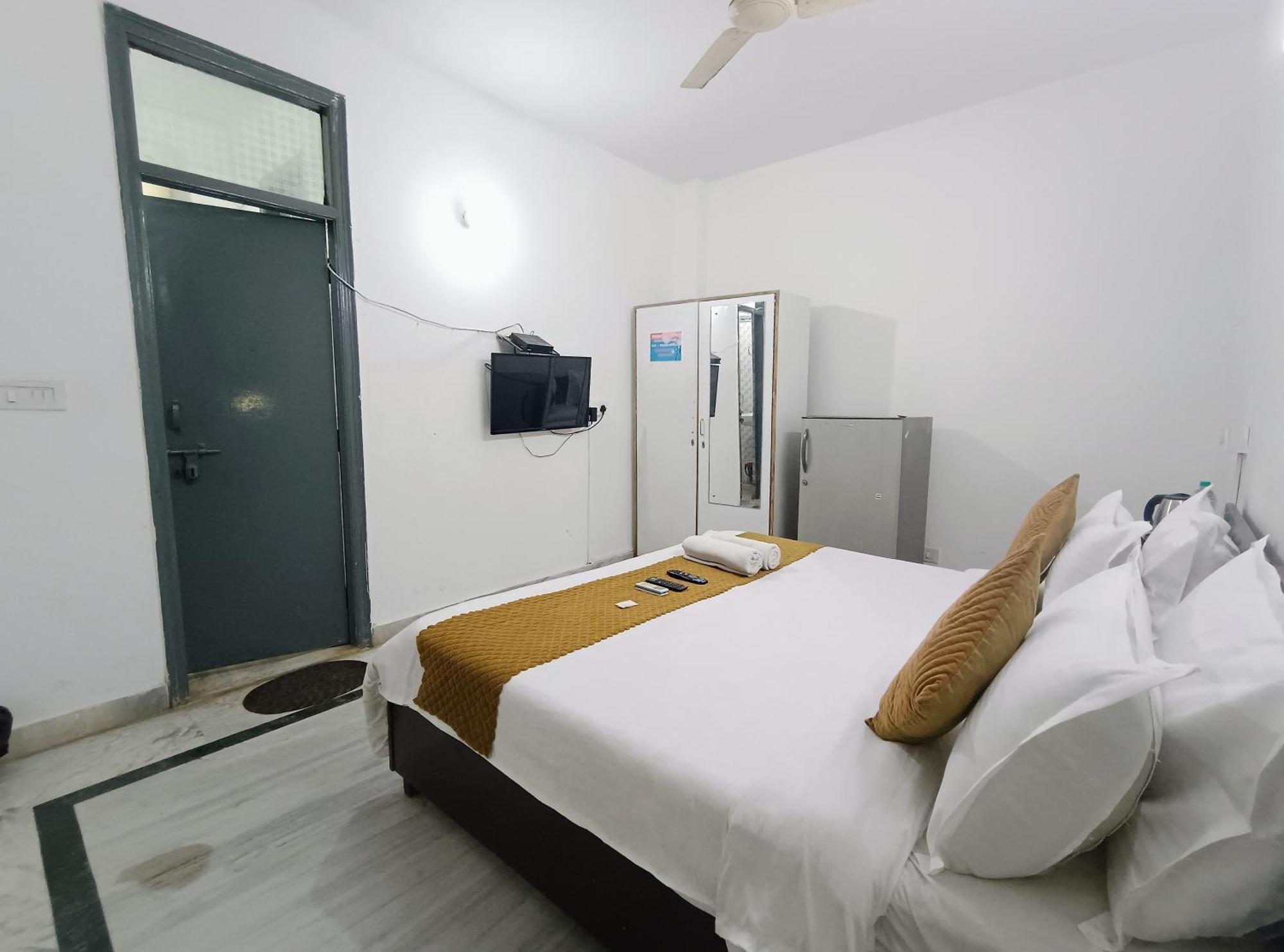 Hotel Hauz Khas Fort View Nova Deli Exterior foto