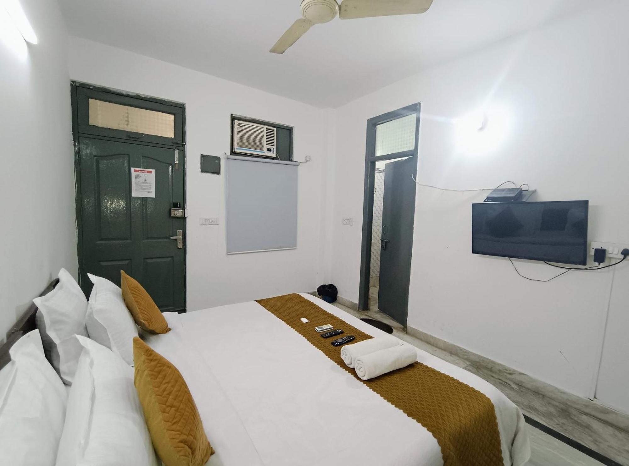 Hotel Hauz Khas Fort View Nova Deli Exterior foto