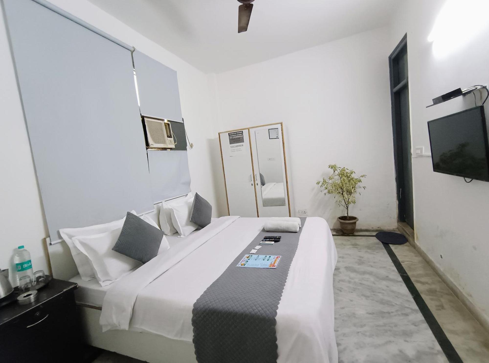 Hotel Hauz Khas Fort View Nova Deli Exterior foto
