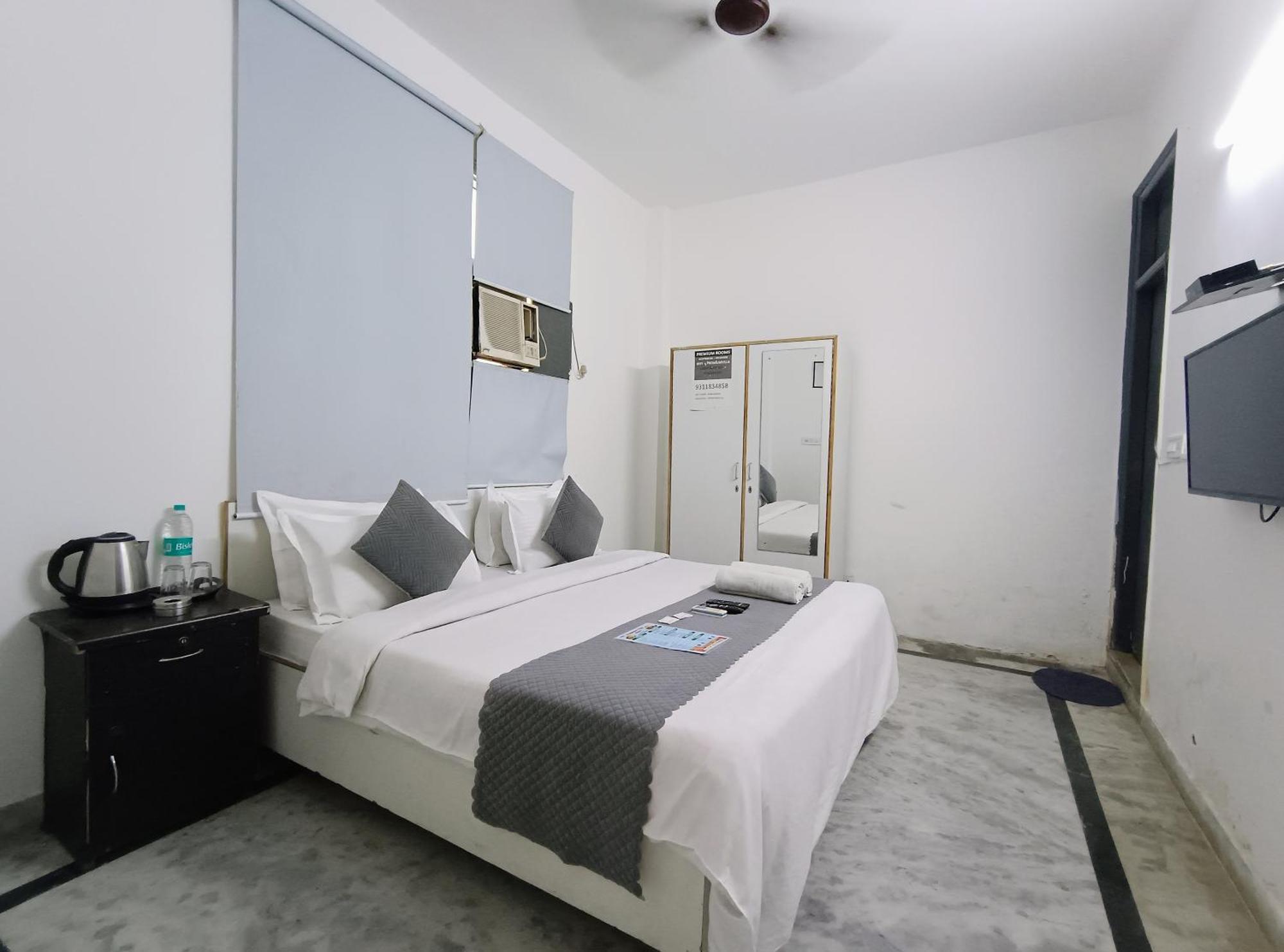 Hotel Hauz Khas Fort View Nova Deli Exterior foto