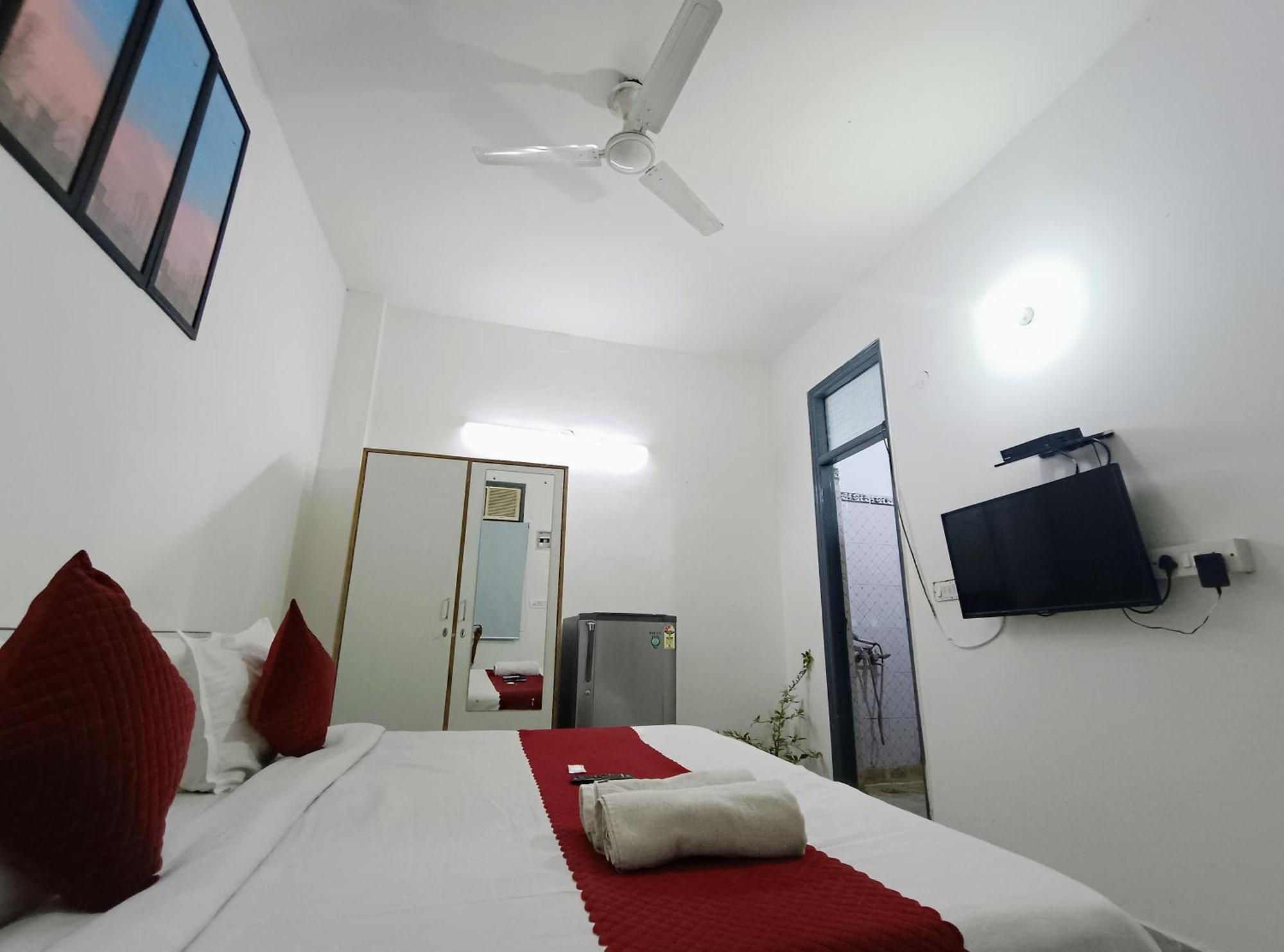Hotel Hauz Khas Fort View Nova Deli Exterior foto