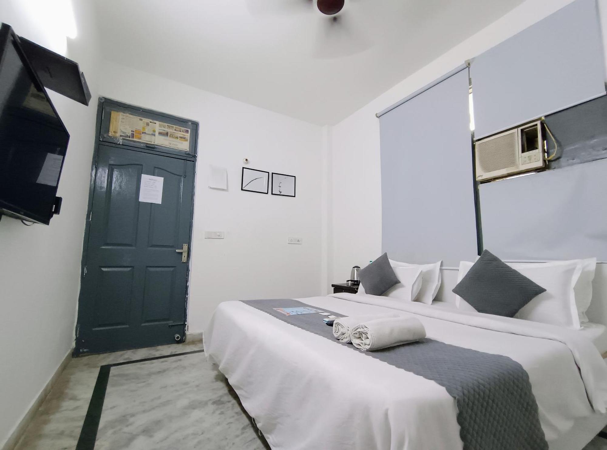 Hotel Hauz Khas Fort View Nova Deli Exterior foto