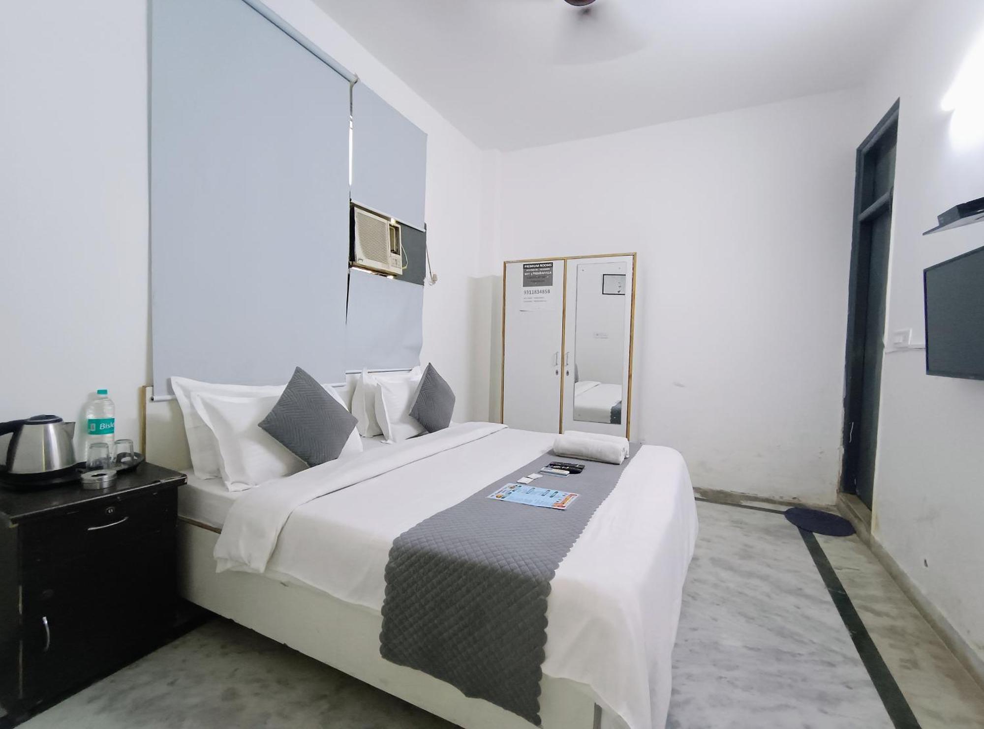 Hotel Hauz Khas Fort View Nova Deli Exterior foto